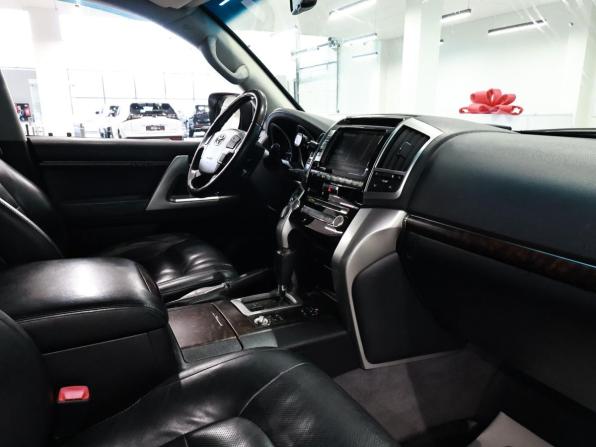 Toyota Land Cruiser 200 Series Рестайлинг 1 с пробегом 2013 года, цена 3 750 000 рублей, 305158 км, внедорожник, Автокод Объявления