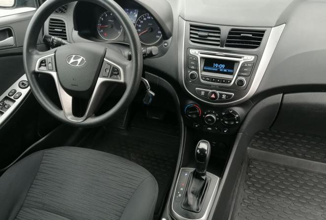 Hyundai Solaris I Рестайлинг с пробегом 2015 года, цена 980 000 рублей, 112000 км, хэтчбек, Автокод Объявления