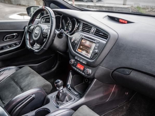 Kia Ceed GT I Рестайлинг с пробегом 2015 года, цена 1 339 000 рублей, 208046 км, хэтчбек, Автокод Объявления