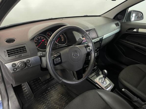 Opel Astra H Рестайлинг с пробегом 2010 года, цена 510 000 рублей, 193023 км, седан, Автокод Объявления