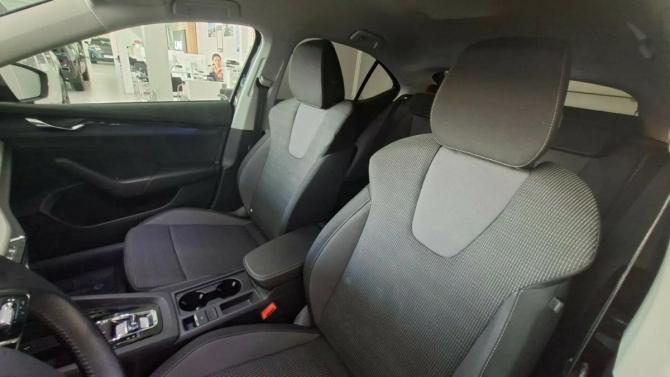 Skoda Octavia IV (A8) с пробегом 2021 года, цена 2 350 000 рублей, 47600 км, лифтбек, Автокод Объявления