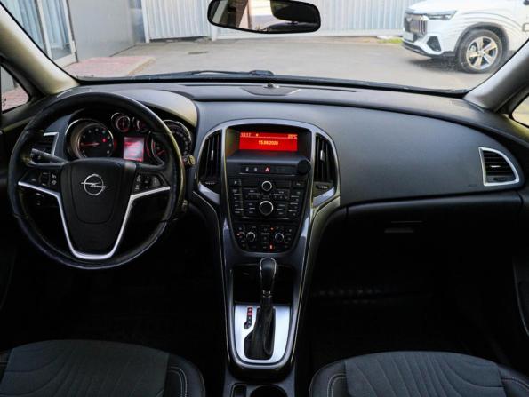 Opel Astra J Рестайлинг с пробегом 2013 года, цена 820 000 рублей, 154788 км, хэтчбек, Автокод Объявления