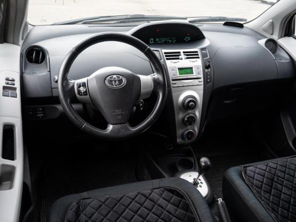 Toyota Yaris II с пробегом 2008 года, цена 525 000 рублей, 203109 км, хэтчбек, Автокод Объявления