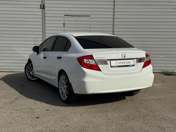Honda Civic IX с пробегом 2012 года, цена 1 277 000 рублей, 175679 км, седан, Автокод Объявления
