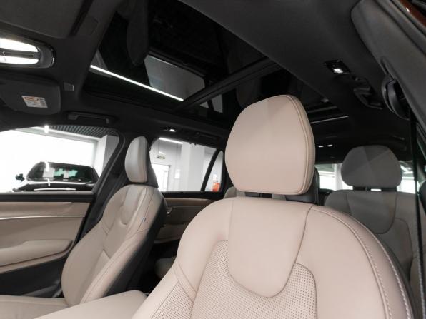 Volvo XC90 II Рестайлинг 2 с пробегом 2025 года, цена 9 950 000 рублей, 30 км, внедорожник, Автокод Объявления