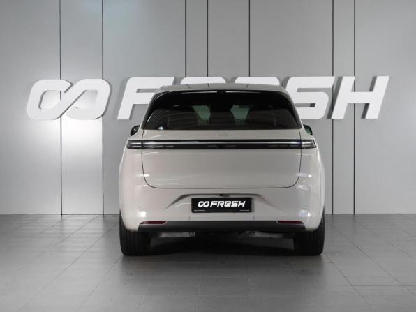 Li Auto (Lixiang) L6 I с пробегом 2024 года, цена 6 549 000 рублей, 26312 км, внедорожник, Автокод Объявления
