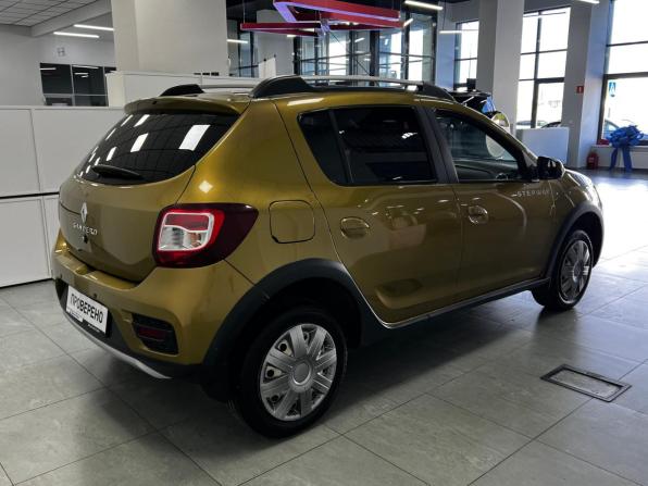 Renault Sandero II с пробегом 2017 года, цена 940 000 рублей, 65572 км, хэтчбек, Автокод Объявления