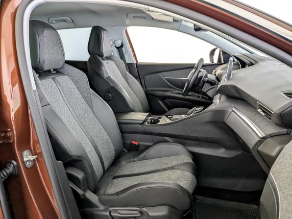 Peugeot 3008 II с пробегом 2017 года, цена 1 650 000 рублей, 100354 км, внедорожник, Автокод Объявления