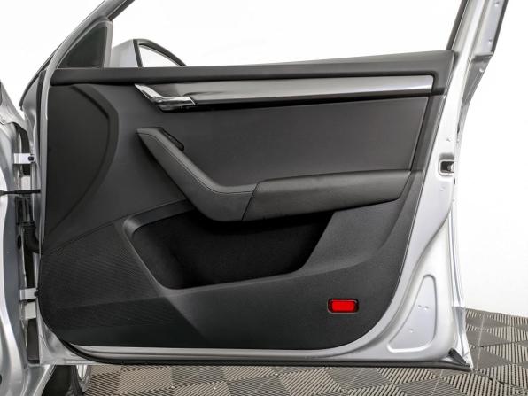 Skoda Octavia III (A7) Рестайлинг с пробегом 2019 года, цена 1 865 000 рублей, 92699 км, лифтбек, Автокод Объявления