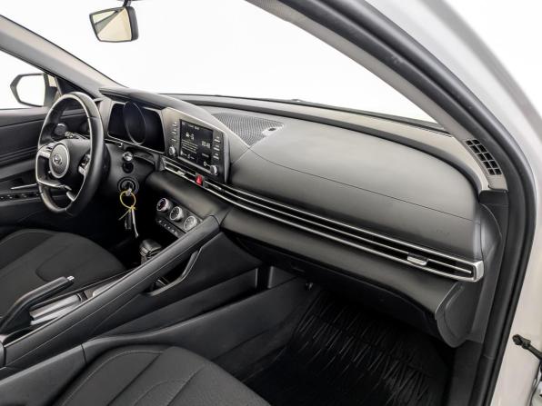 Hyundai Elantra VII (CN7) с пробегом 2022 года, цена 2 010 000 рублей, 69901 км, седан, Автокод Объявления