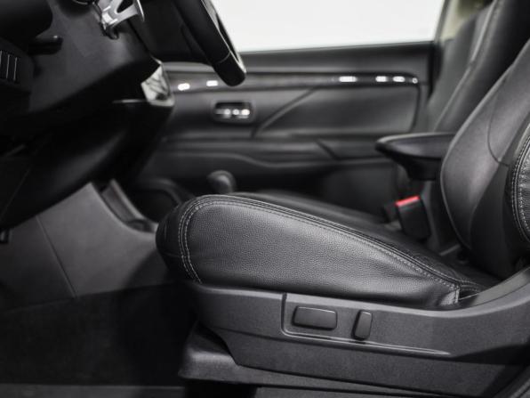 Mitsubishi Outlander III Рестайлинг 2 с пробегом 2015 года, цена 1 849 000 рублей, 142797 км, внедорожник, Автокод Объявления