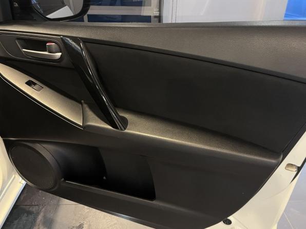 Mazda 3 II (BL) Рестайлинг с пробегом 2012 года, цена 955 000 рублей, 181376 км, седан, Автокод Объявления