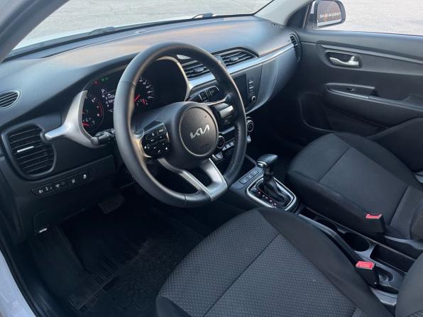 Kia Rio IV Рестайлинг с пробегом 2021 года, цена 1 070 000 рублей, 281000 км, седан, Автокод Объявления
