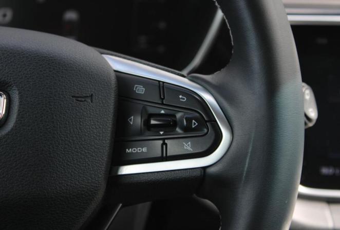 Geely Atlas Pro с пробегом 2023 года, цена 1 980 000 рублей, 40401 км, внедорожник, Автокод Объявления