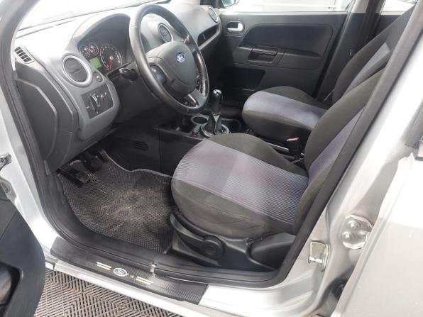 Ford Fusion I Рестайлинг с пробегом 2007 года, цена 370 000 рублей, 181000 км, хэтчбек, Автокод Объявления