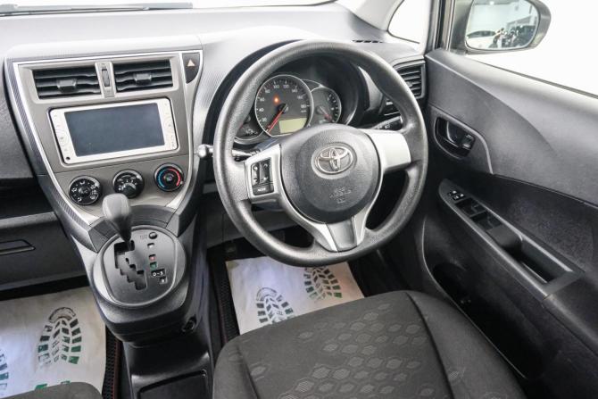 Toyota Ractis II с пробегом 2012 года, цена 949 000 рублей, 160850 км, хэтчбек, Автокод Объявления