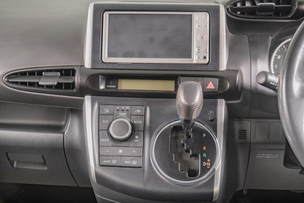 Toyota Wish II Томск  - изображение 14
