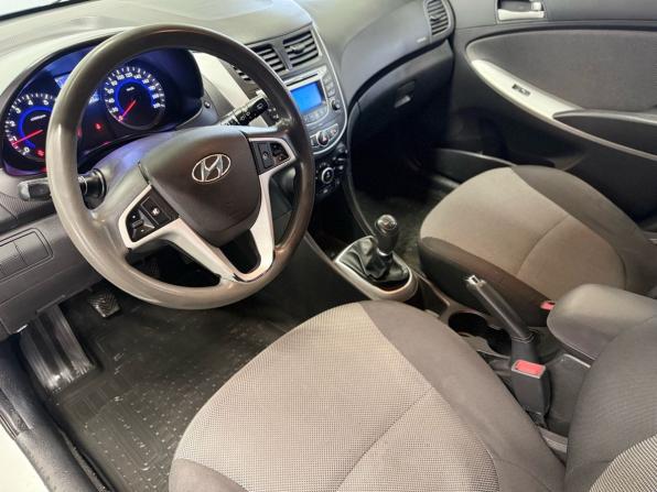 Hyundai Solaris I с пробегом 2014 года, цена 809 000 рублей, 117000 км, хэтчбек, Автокод Объявления