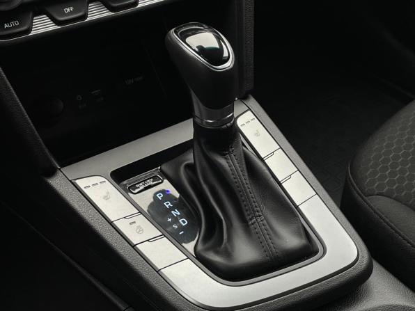 Hyundai Elantra VI (AD) Рестайлинг с пробегом 2019 года, цена 1 399 000 рублей, 172000 км, седан, Автокод Объявления