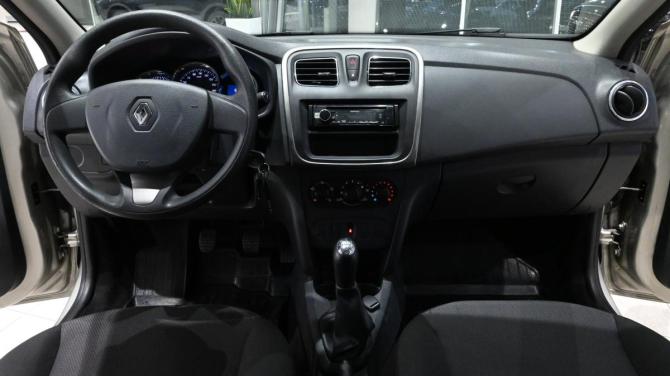 Renault Logan II с пробегом 2017 года, цена 775 000 рублей, 61741 км, седан, Автокод Объявления