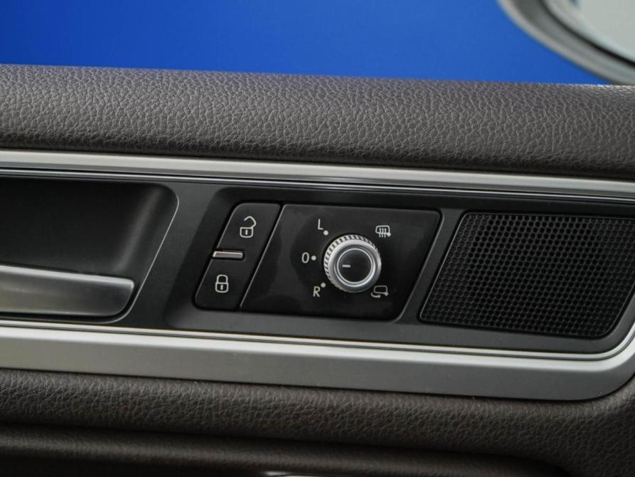 Volkswagen Touareg II Рестайлинг Москва  - изображение 16