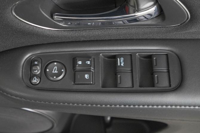 Honda Vezel I с пробегом 2015 года, цена 1 749 000 рублей, 70000 км, внедорожник, Автокод Объявления
