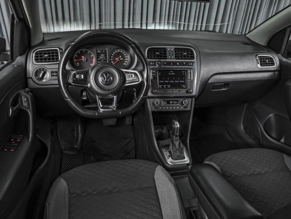 Volkswagen Polo V Рестайлинг с пробегом 2018 года, цена 1 228 000 рублей, 158273 км, седан, Автокод Объявления