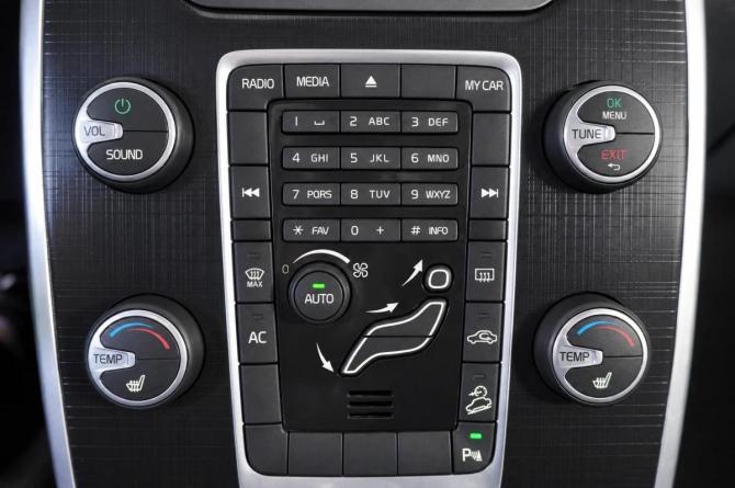 Volvo XC70 II Рестайлинг с пробегом 2013 года, цена 1 530 000 рублей, 177420 км, универсал, Автокод Объявления