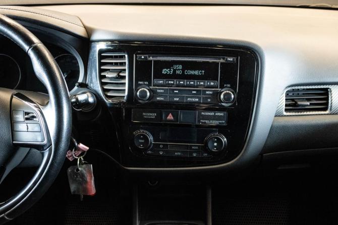 Mitsubishi Outlander III Рестайлинг 2 с пробегом 2015 года, цена 1 664 000 рублей, 183440 км, внедорожник, Автокод Объявления