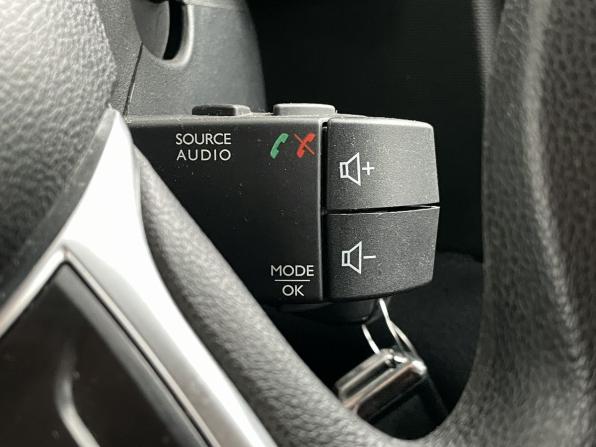 Renault Sandero II Рестайлинг с пробегом 2020 года, цена 1 058 000 рублей, 159164 км, хэтчбек, Автокод Объявления