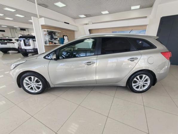 Kia Ceed II с пробегом 2015 года, цена 965 000 рублей, 198100 км, универсал, Автокод Объявления