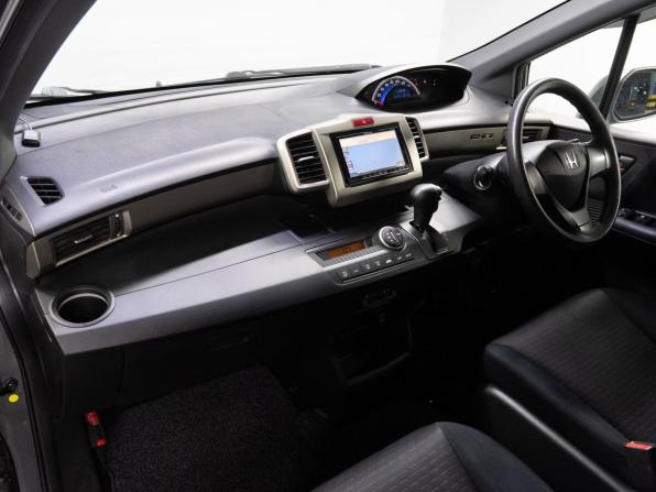 Honda Freed I с пробегом 2010 года, цена 864 000 рублей, 208480 км, компактвэн, Автокод Объявления