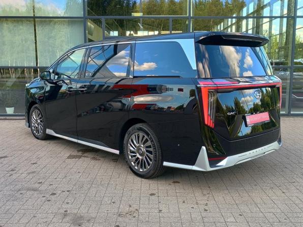 GAC M8 с пробегом 2024 года, цена 5 300 000 рублей, 3309 км, минивэн, Автокод Объявления