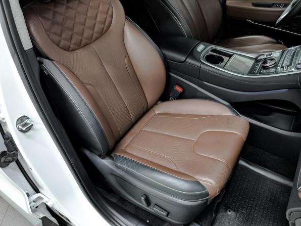 Hyundai Santa Fe IV Рестайлинг с пробегом 2021 года, цена 3 790 000 рублей, 43324 км, внедорожник, Автокод Объявления