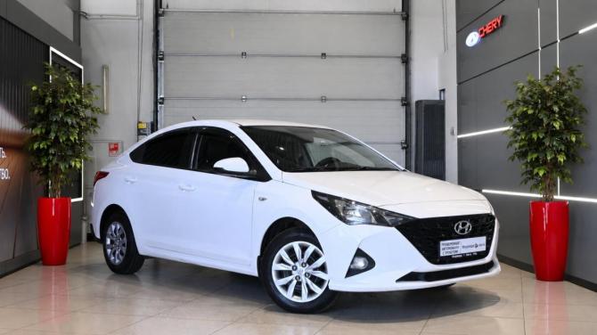 Hyundai Solaris II Рестайлинг с пробегом 2021 года, цена 1 320 000 рублей, 171501 км, седан, Автокод Объявления