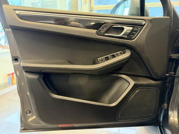 Porsche Macan I с пробегом 2015 года, цена 3 290 000 рублей, 167599 км, внедорожник, Автокод Объявления