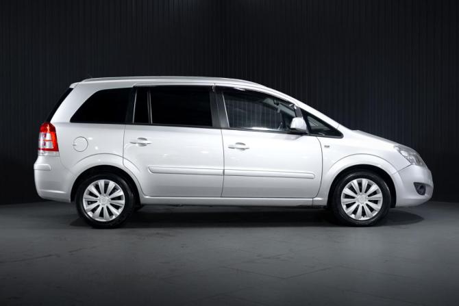 Opel Zafira B Рестайлинг с пробегом 2012 года, цена 599 000 рублей, 165000 км, минивэн, Автокод Объявления