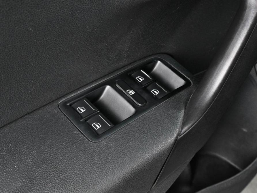 Volkswagen Polo V Рестайлинг Ростов-на-Дону  - изображение 14