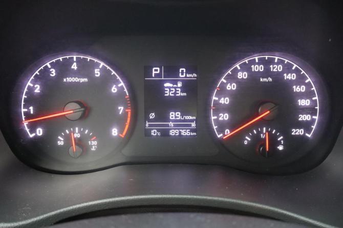 Hyundai Solaris II с пробегом 2017 года, цена 1 049 000 рублей, 188000 км, седан, Автокод Объявления