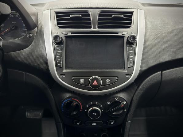 Hyundai Solaris I с пробегом 2014 года, цена 930 000 рублей, 149849 км, хэтчбек, Автокод Объявления