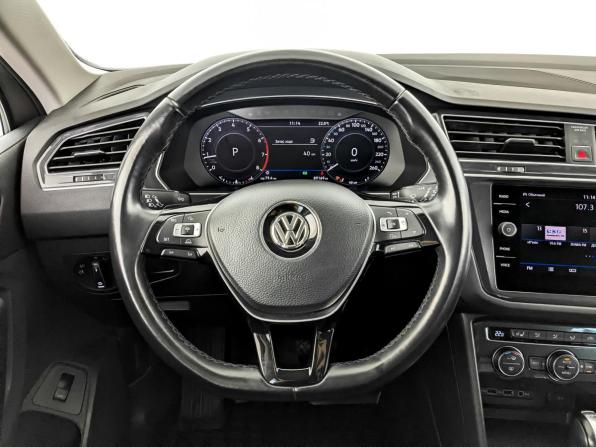Volkswagen Tiguan II с пробегом 2018 года, цена 2 955 000 рублей, 89168 км, внедорожник, Автокод Объявления