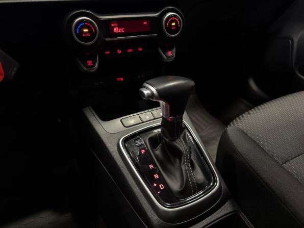 Kia Rio IV Рестайлинг с пробегом 2021 года, цена 1 589 000 рублей, 135000 км, хэтчбек, Автокод Объявления
