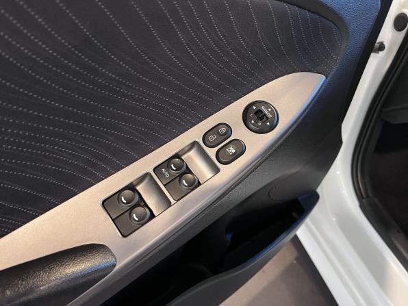 Hyundai Solaris I Рестайлинг с пробегом 2015 года, цена 1 100 000 рублей, 126726 км, седан, Автокод Объявления
