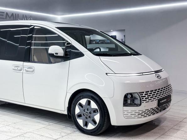 Hyundai Staria I с пробегом 2022 года, цена 5 400 000 рублей, 76867 км, минивэн, Автокод Объявления