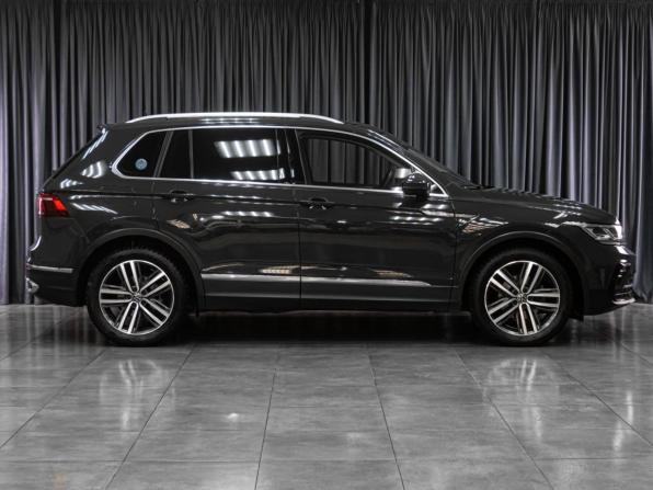 Volkswagen Tiguan II Рестайлинг с пробегом 2021 года, цена 3 449 000 рублей, 87772 км, внедорожник, Автокод Объявления
