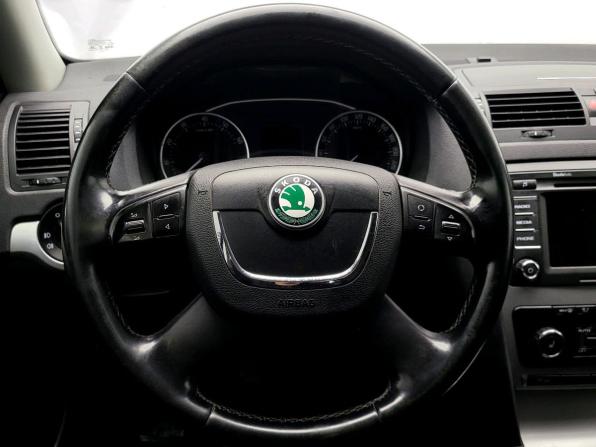 Skoda Octavia II (A5) Рестайлинг с пробегом 2012 года, цена 719 000 рублей, 249205 км, лифтбек, Автокод Объявления