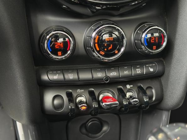 Mini Cabrio III с пробегом 2017 года, цена 1 930 000 рублей, 83581 км, кабриолет, Автокод Объявления