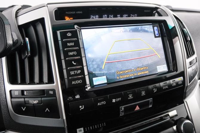 Toyota Land Cruiser 200 Series Рестайлинг 1 с пробегом 2013 года, цена 3 499 000 рублей, 317039 км, внедорожник, Автокод Объявления