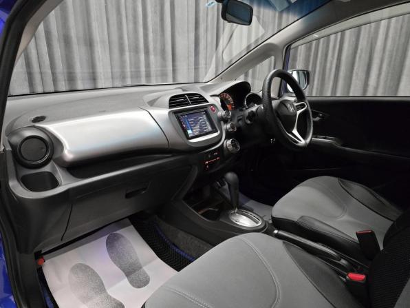 Honda Fit II с пробегом 2011 года, цена 730 000 рублей, 87000 км, хэтчбек, Автокод Объявления