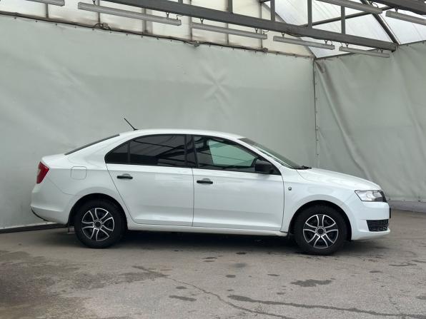 Skoda Rapid I с пробегом 2016 года, цена 940 000 рублей, 146878 км, лифтбек, Автокод Объявления